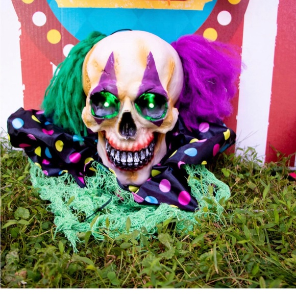 Animated Talking Groundbreaker Skeleton Clown Prop Touch Activated Lights/sounds - Picture 4 of 6